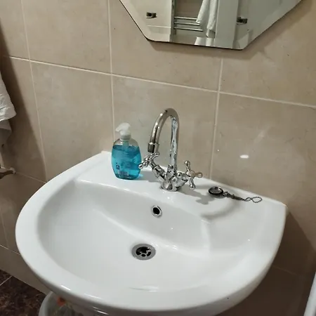 Tony 招待所 都柏林